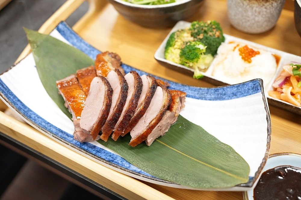 【光鮮生活美食館】必點櫻桃鴨烤鴨套餐、軟嫩豬肋排，高CP值聚餐首選 @捲捲頭 ♡ 品味生活