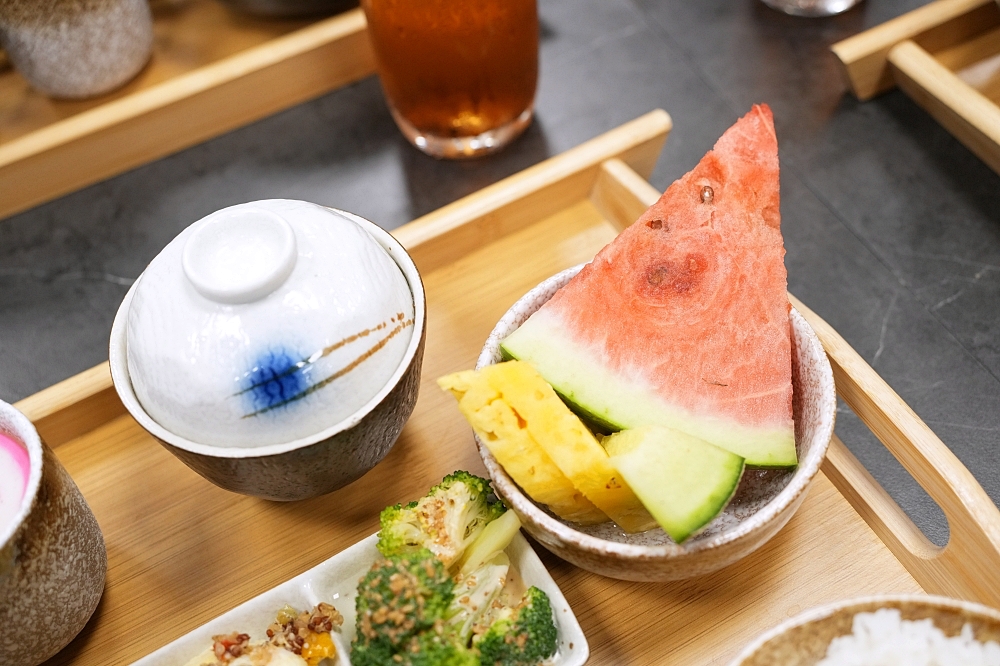 【光鮮生活美食館】必點櫻桃鴨烤鴨套餐、軟嫩豬肋排，高CP值聚餐首選 @捲捲頭 ♡ 品味生活