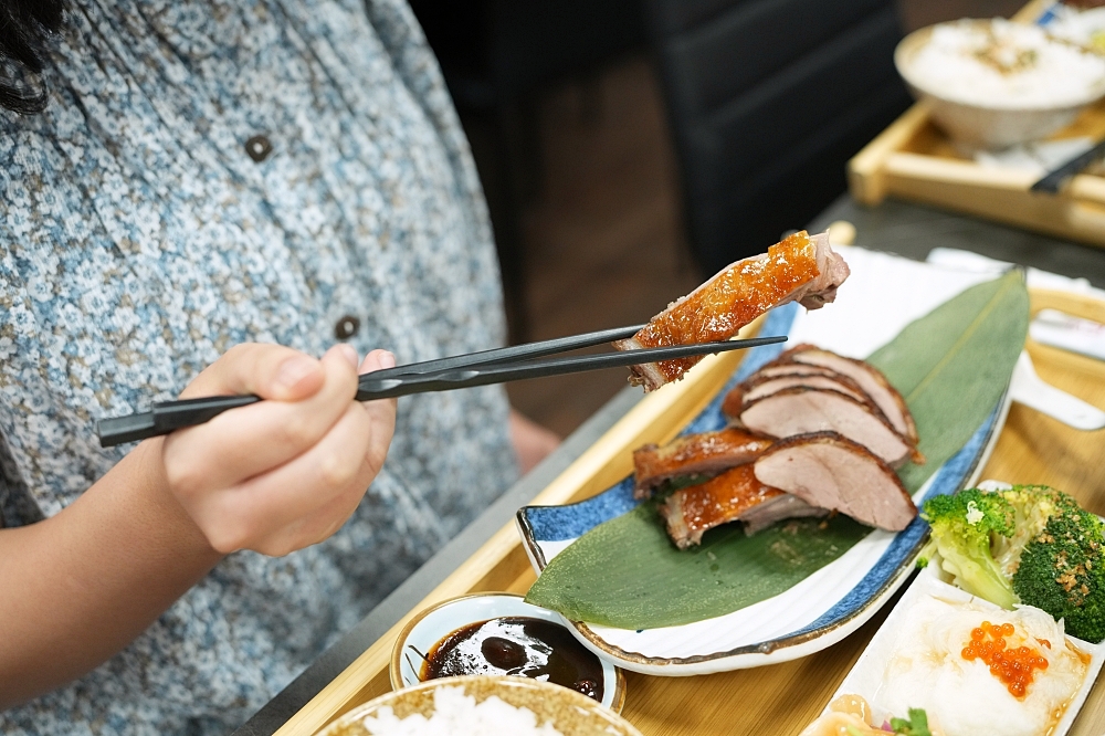 【光鮮生活美食館】必點櫻桃鴨烤鴨套餐、軟嫩豬肋排，高CP值聚餐首選 @捲捲頭 ♡ 品味生活