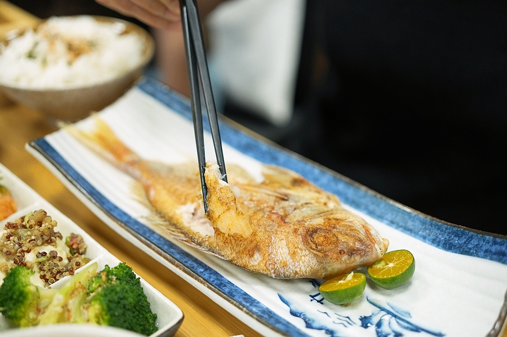 【光鮮生活美食館】必點櫻桃鴨烤鴨套餐、軟嫩豬肋排，高CP值聚餐首選 @捲捲頭 ♡ 品味生活
