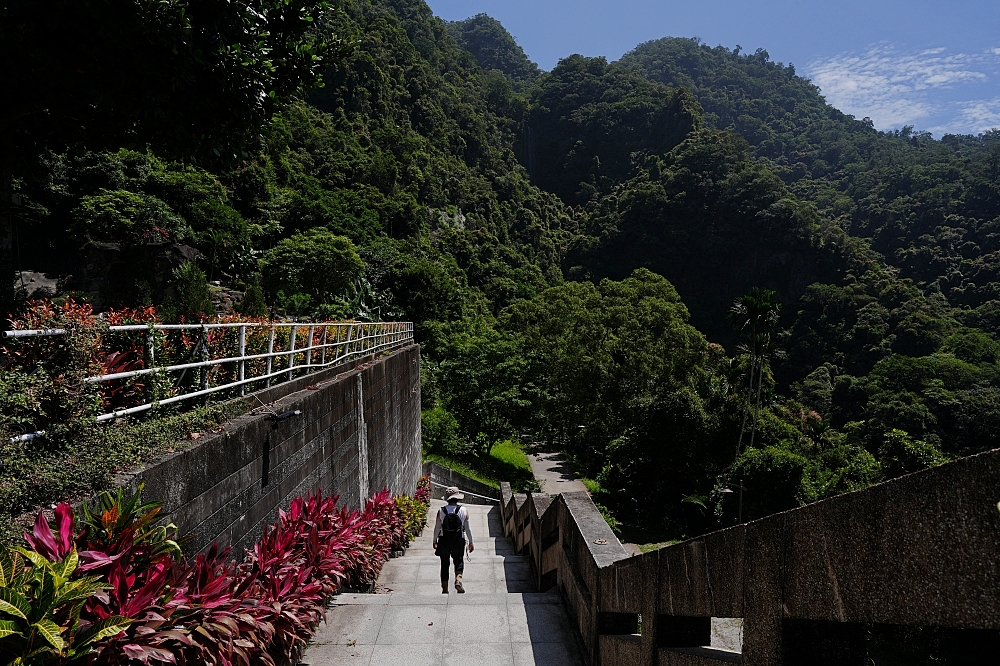 礁溪景點｜五峰旗瀑布，夏日避暑森林步道，交通攻略與最新路況分享 @捲捲頭 ♡ 品味生活