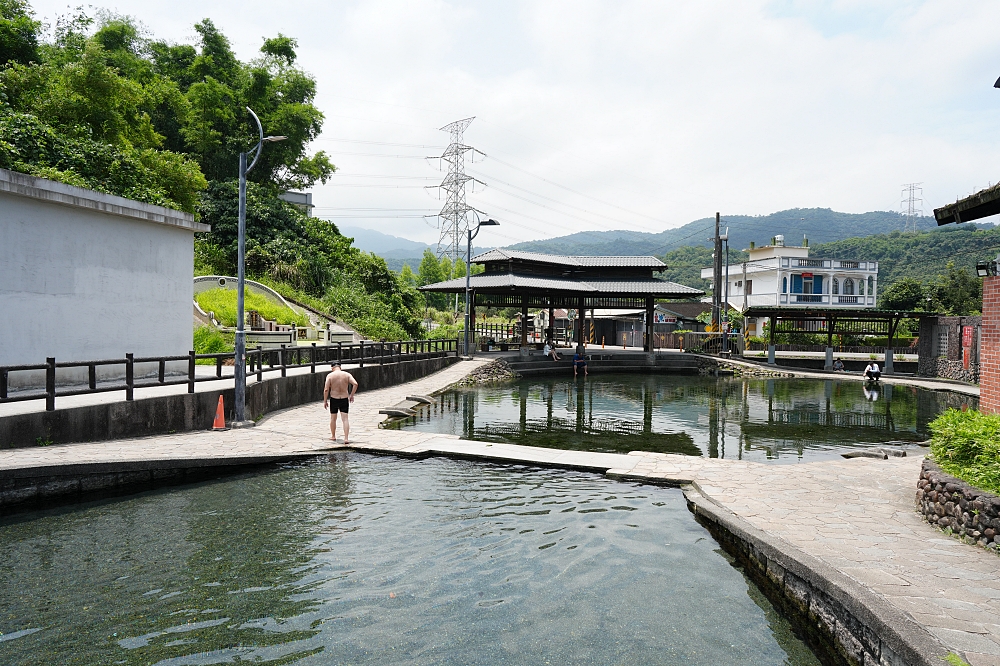 【螃蟹冒泡】 宜蘭員山免費湧泉：地底冒泡超冰涼、親子玩水沖洗設施全攻略 @捲捲頭 ♡ 品味生活