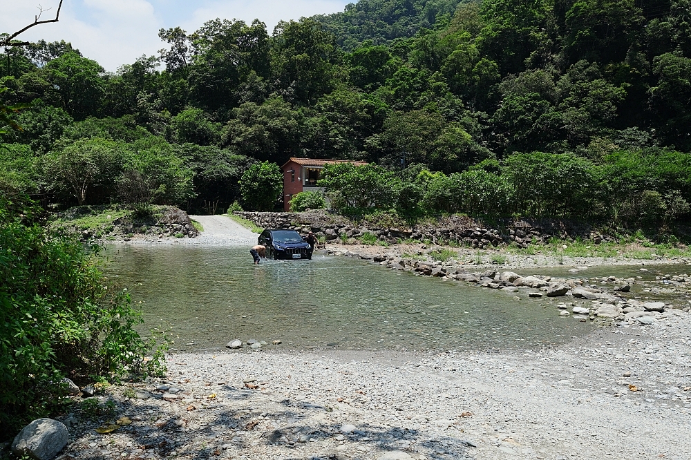 武荖坑林道第一戲水區：網傳溪流玩水秘境，清涼消暑在地人帶路 @捲捲頭 ♡ 品味生活