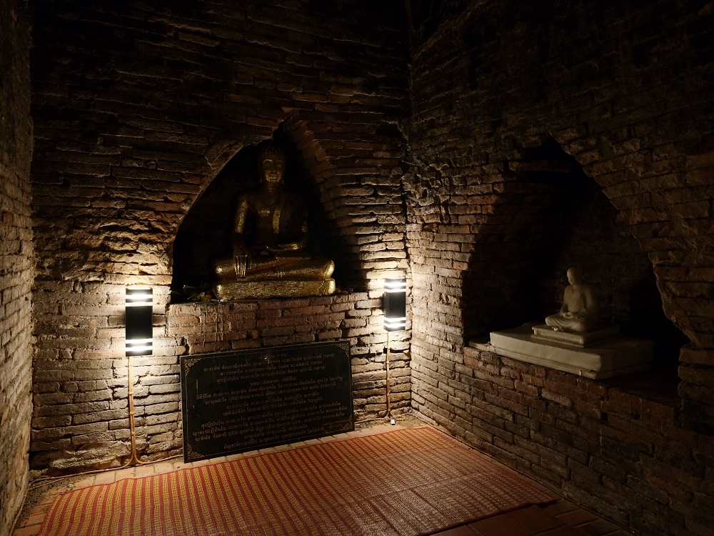 【悟孟寺】走進神祕地下隧道佛堂，感受最純粹的蘭納古寺靈氣 @捲捲頭 ♡ 品味生活