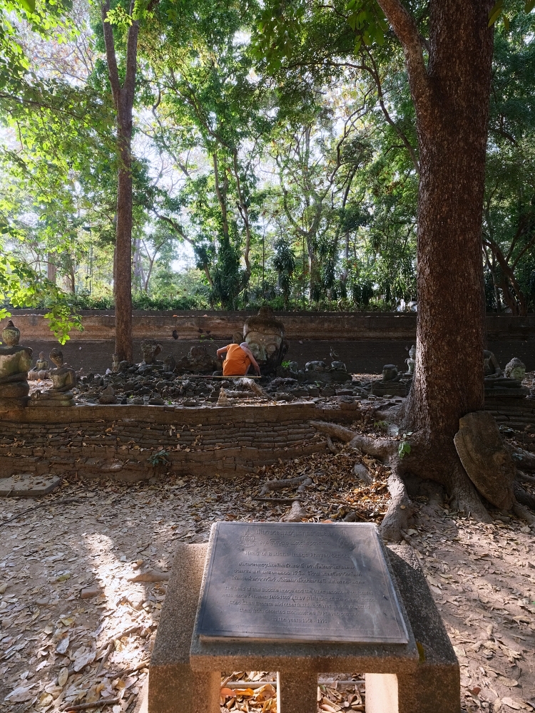 【悟孟寺】走進神祕地下隧道佛堂，感受最純粹的蘭納古寺靈氣 @捲捲頭 ♡ 品味生活