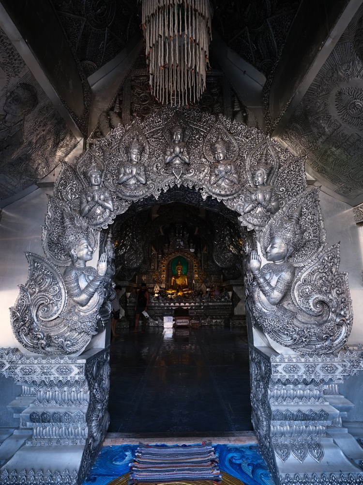 清邁景點推薦｜清邁銀廟（素攀寺）：近觀光區的手工銀雕奇景，入園須知與心得分享 @捲捲頭 ♡ 品味生活