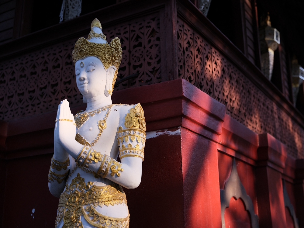 清邁景點推薦｜清邁銀廟（素攀寺）：近觀光區的手工銀雕奇景，入園須知與心得分享 @捲捲頭 ♡ 品味生活