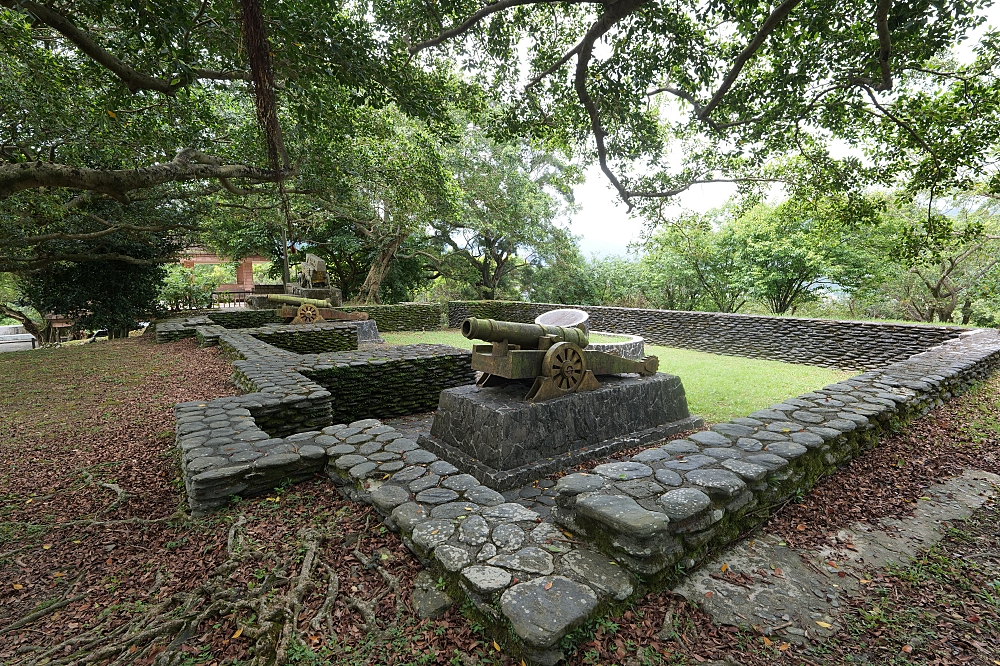 砲台山風景區｜蘇澳私房密境，藏在蘇花公路旁的清代砲台與老榕樹 @捲捲頭 ♡ 品味生活
