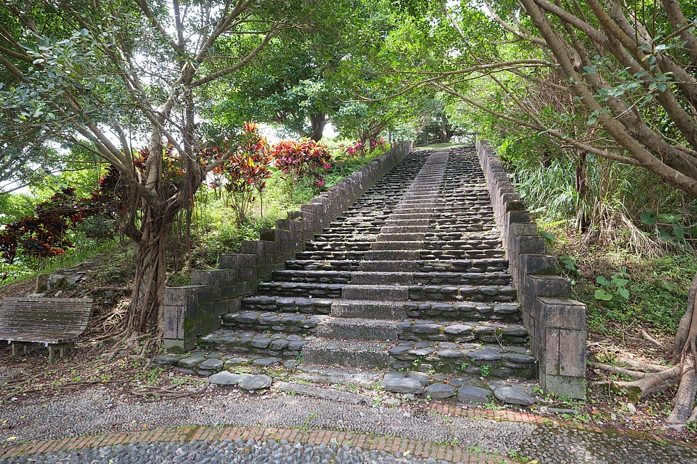 砲台山風景區｜蘇澳私房密境，藏在蘇花公路旁的清代砲台與老榕樹 @捲捲頭 ♡ 品味生活
