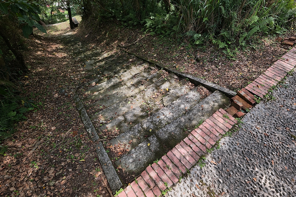 砲台山風景區｜蘇澳私房密境，藏在蘇花公路旁的清代砲台與老榕樹 @捲捲頭 ♡ 品味生活