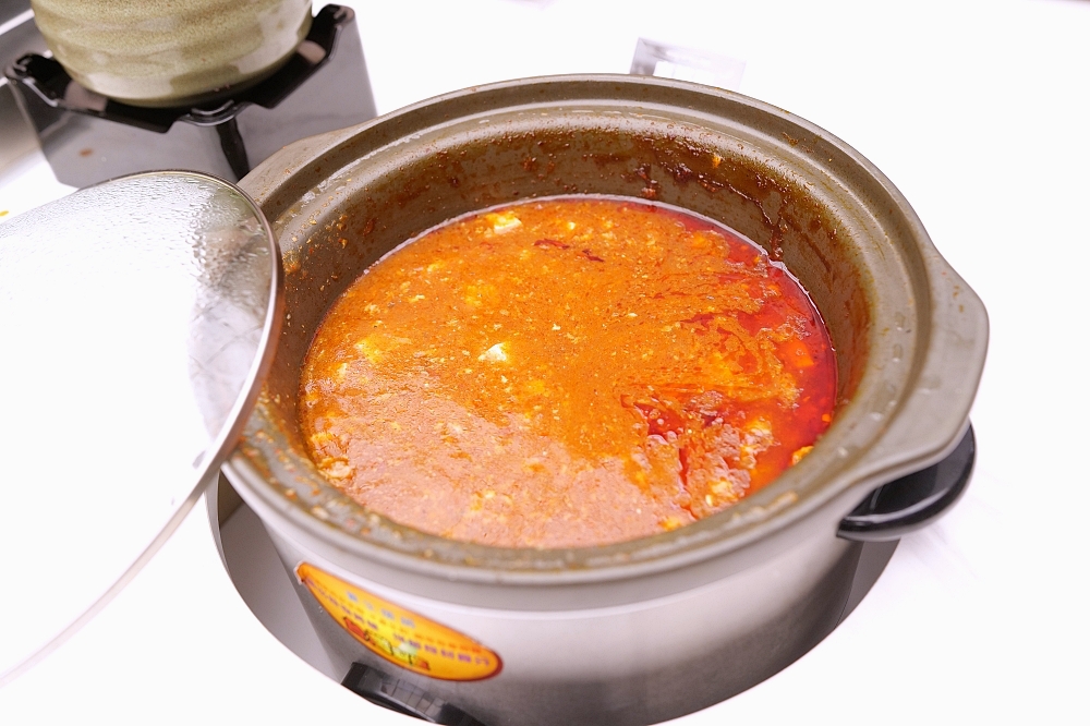 嗑肉石鍋-羅東純精店｜超狂800克肉肉瀑布，法鬥牛奶鍋萌翻全場！ @捲捲頭 ♡ 品味生活
