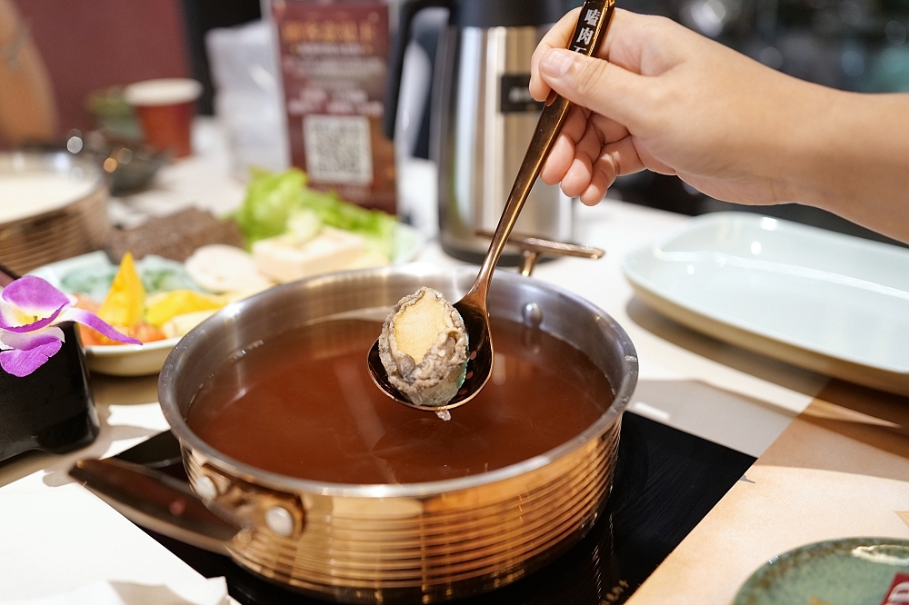 嗑肉石鍋-羅東純精店｜超狂800克肉肉瀑布，法鬥牛奶鍋萌翻全場！ @捲捲頭 ♡ 品味生活