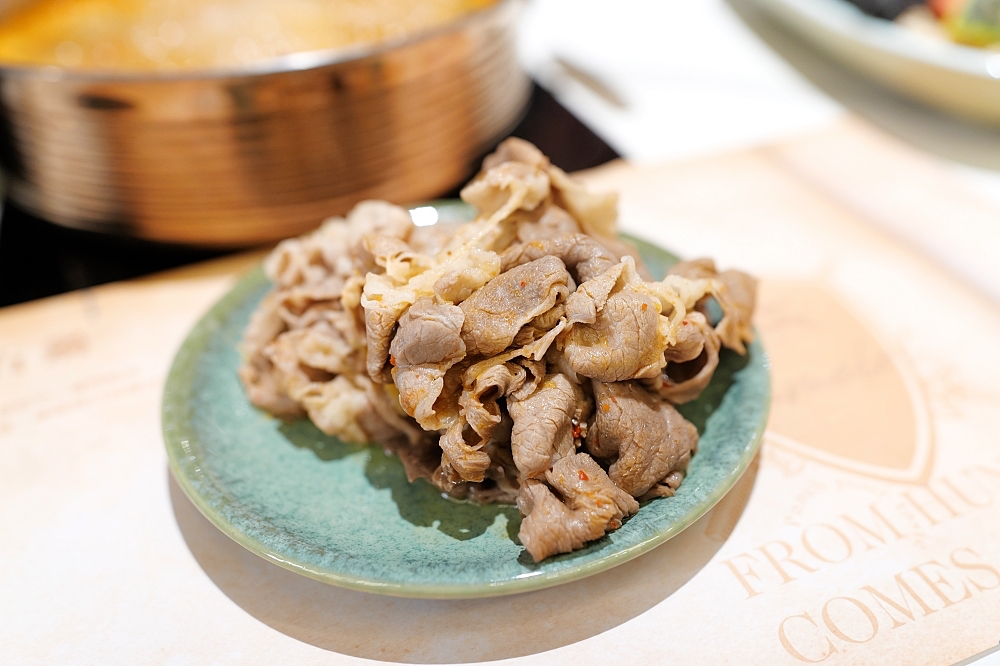 嗑肉石鍋-羅東純精店｜超狂800克肉肉瀑布，法鬥牛奶鍋萌翻全場！ @捲捲頭 ♡ 品味生活