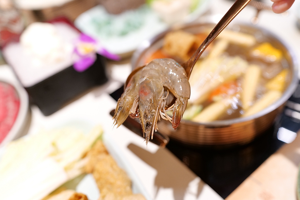 嗑肉石鍋-羅東純精店｜超狂800克肉肉瀑布，法鬥牛奶鍋萌翻全場！ @捲捲頭 ♡ 品味生活