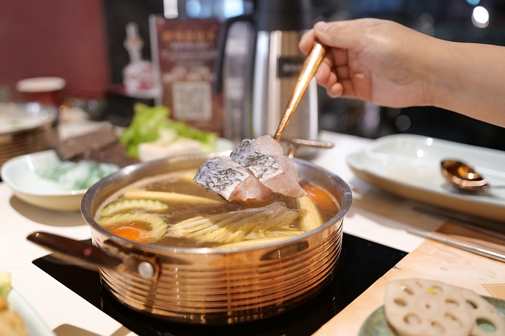 嗑肉石鍋-羅東純精店｜超狂800克肉肉瀑布，法鬥牛奶鍋萌翻全場！ @捲捲頭 ♡ 品味生活