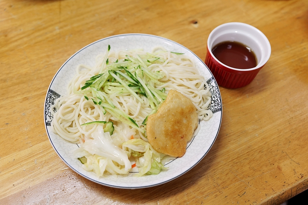 【一傳十蒜油拌麵】隱藏媽祖廟旁巷弄，一週只賣四天的現做手工麵 @捲捲頭 ♡ 品味生活