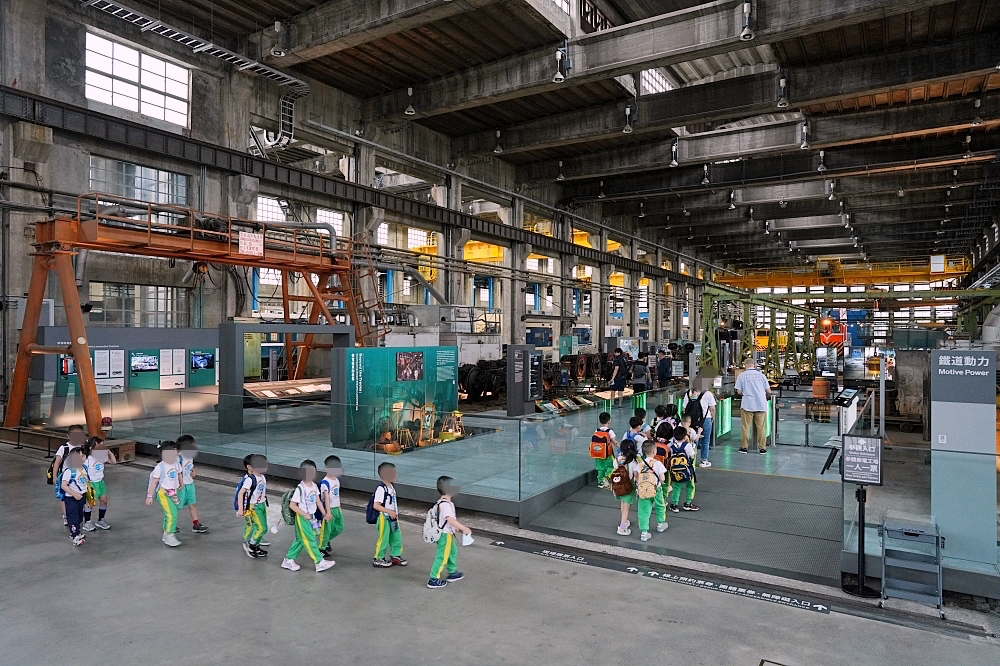 【國家鐵道博物館】全新台北機廠改建，百元逛柴電工廠超值得，藍皮普通號預約與交通攻略 @捲捲頭 ♡ 品味生活
