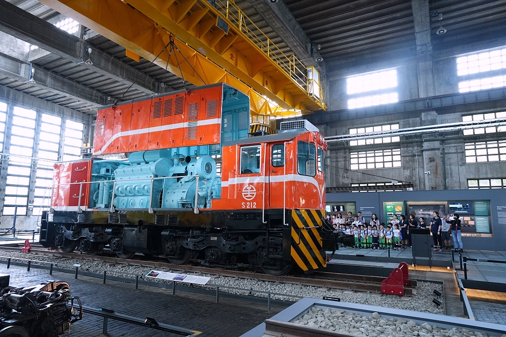 【國家鐵道博物館】全新台北機廠改建，百元逛柴電工廠超值得，藍皮普通號預約與交通攻略 @捲捲頭 ♡ 品味生活