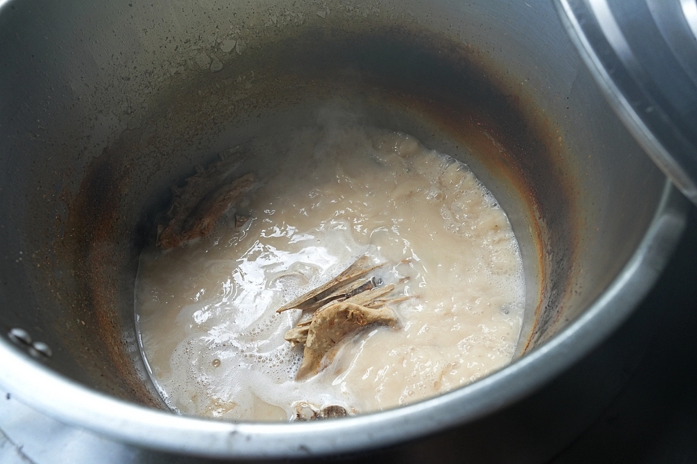 屋台拉麵|隱身鄉間的超人氣排隊拉麵,台式小菜與超濃豚骨完美結合 @捲捲頭 ♡ 品味生活 屋台拉麵|隱身鄉間的超人氣排隊拉麵,台式小菜與超濃豚骨完美結合 @捲捲頭 ♡ 品味生活