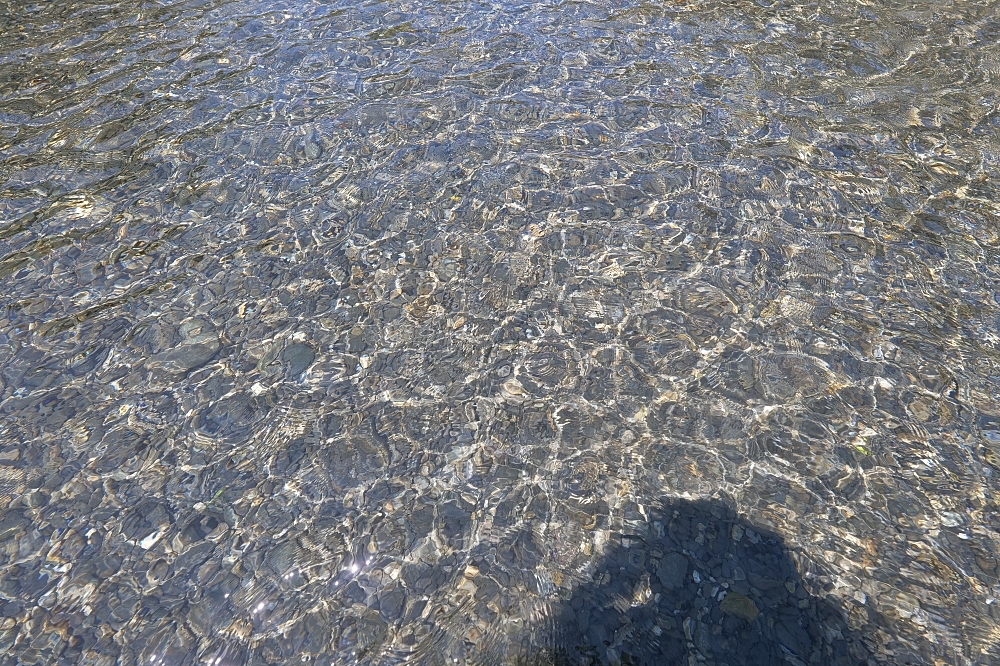【東岳湧泉】宜蘭玩水景點限時開放！躺在天然冷泉看火車轟隆過，親子消暑首選 @捲捲頭 ♡ 品味生活