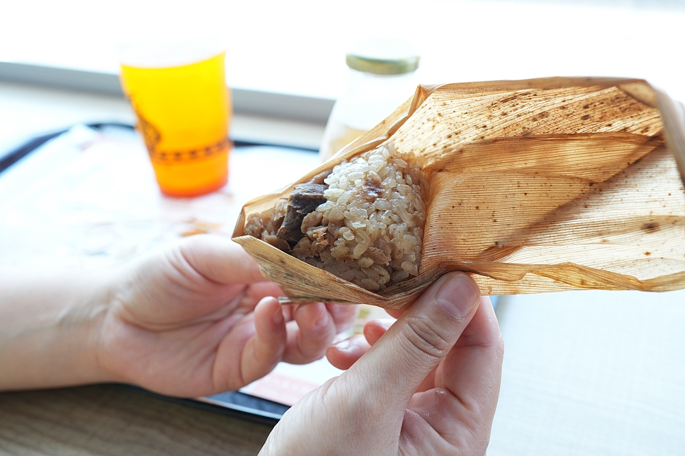 【劉家肉粽富基店】 石門婚紗廣場對面！看海景吹冷氣吃肉粽、停車與支付全攻略 @捲捲頭 ♡ 品味生活