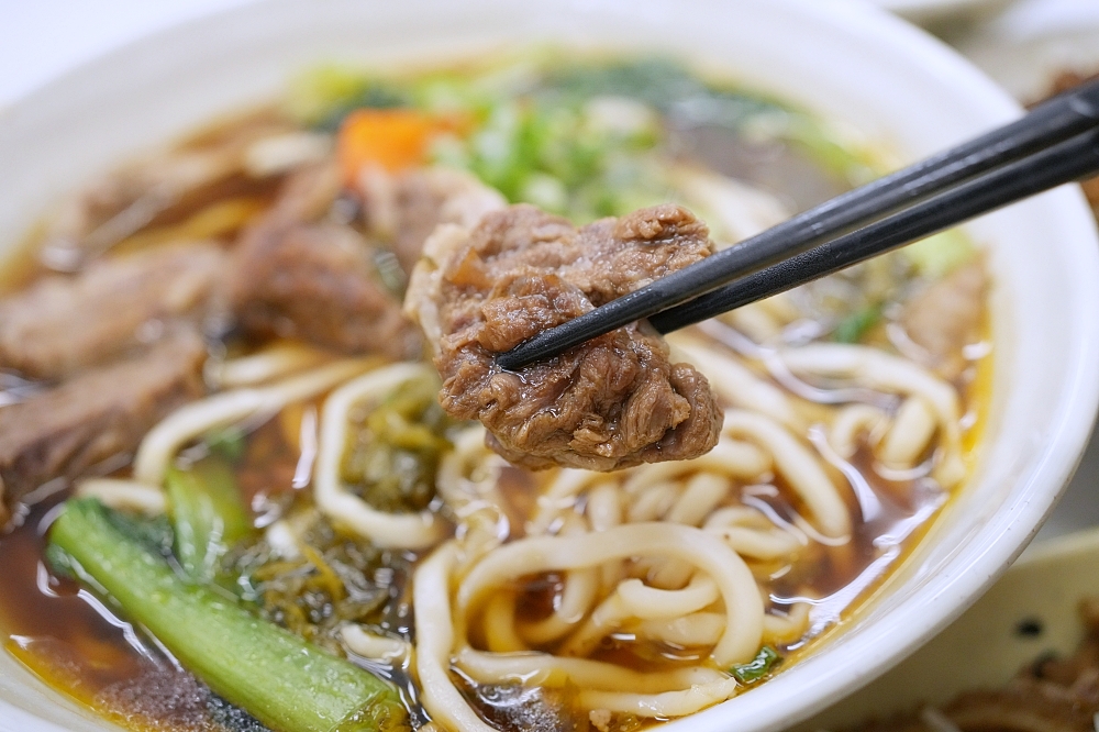 【九添福牛肉麵館】新竹城隍廟美食,在地人激推的米其林必比登,滷味才是本體! @捲捲頭 ♡ 品味生活 【九添福牛肉麵館】新竹城隍廟美食,在地人激推的米其林必比登,滷味才是本體! @捲捲頭 ♡ 品味生活