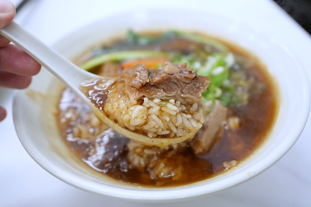 【九添福牛肉麵館】新竹城隍廟美食，在地人激推的米其林必比登，滷味才是本體！ @捲捲頭 ♡ 品味生活