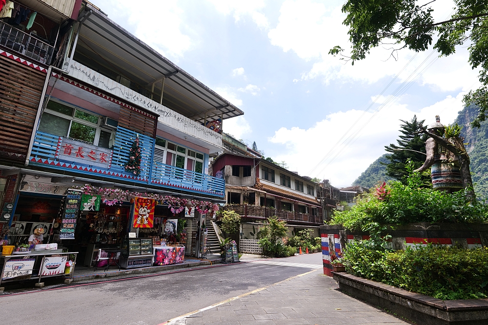 烏來一日遊》搭超可愛【烏來觀光台車】看瀑布！最新票價、環山路停車與購票攻略 @捲捲頭 ♡ 品味生活