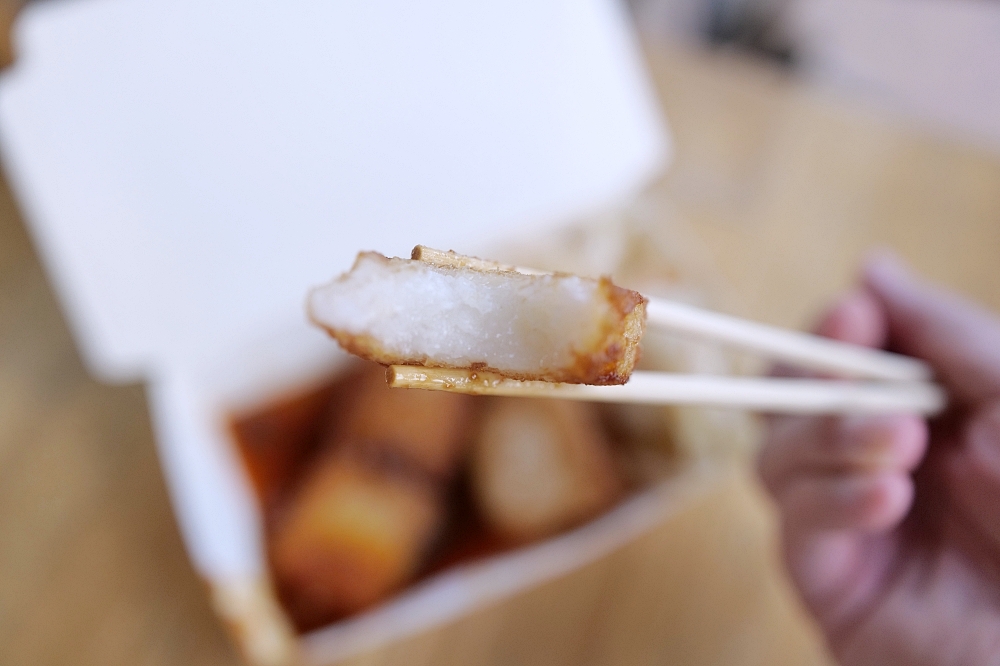 【武淵阿月婆婆蔥油餅香腸】創意爆棚的銅板小吃，在地人私藏的台式大亨堡！ @捲捲頭 ♡ 品味生活