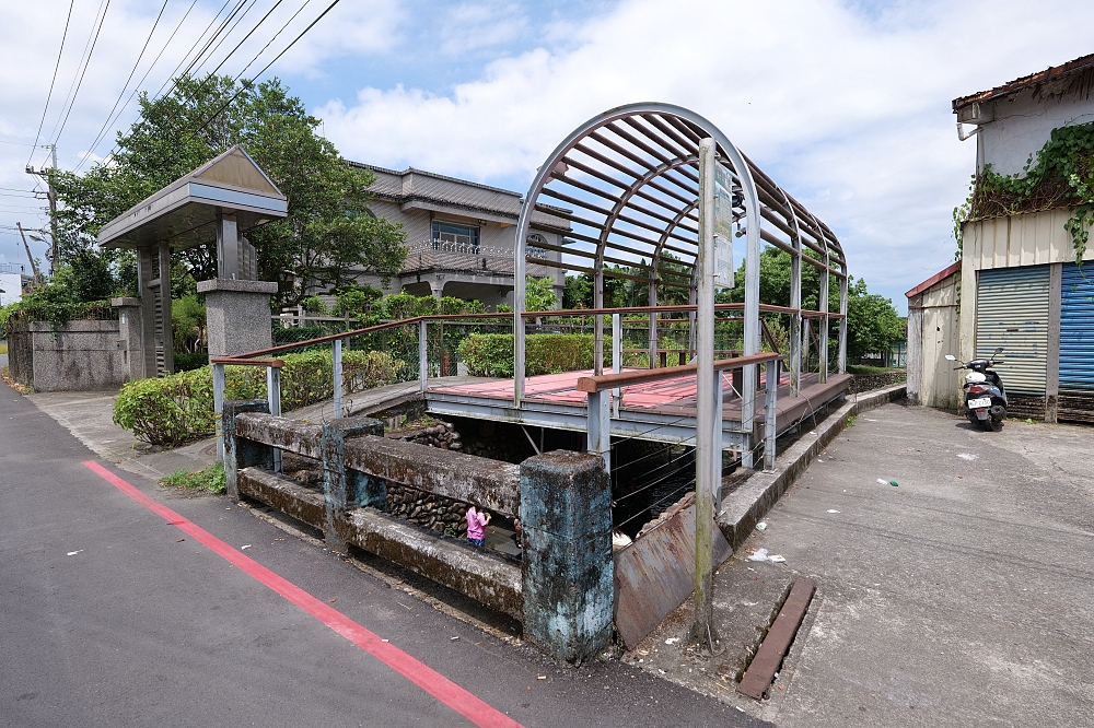 【阿蘭城湧泉池】路邊好停車、水質超乾淨,夏日免費泡腳抓魚蝦秘境 @捲捲頭 ♡ 品味生活 【阿蘭城湧泉池】路邊好停車、水質超乾淨,夏日免費泡腳抓魚蝦秘境 @捲捲頭 ♡ 品味生活