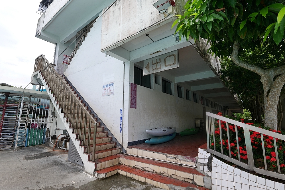 【龍泉游泳池】 宜蘭平價冷泉泳池！天然20度冷泉、3層樓滑水道與親子戲水攻略 @捲捲頭 ♡ 品味生活