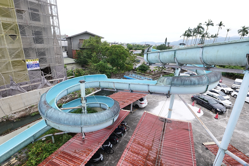 【龍泉游泳池】 宜蘭平價冷泉泳池！天然20度冷泉、3層樓滑水道與親子戲水攻略 @捲捲頭 ♡ 品味生活