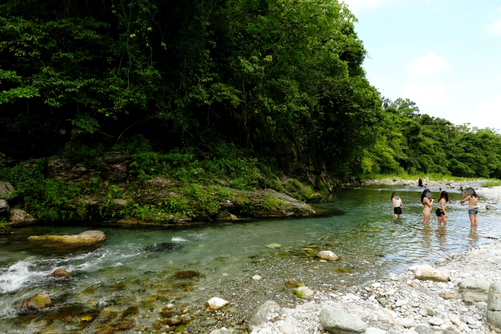 【白鮑溪親水園區】2026花蓮暑假消暑首選!免費藍寶石野溪玩水攻略 @捲捲頭 ♡ 品味生活 【白鮑溪親水園區】2026花蓮暑假消暑首選!免費藍寶石野溪玩水攻略 @捲捲頭 ♡ 品味生活