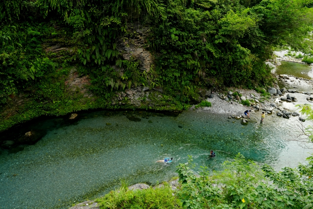 【白鮑溪親水園區】2026花蓮暑假消暑首選!免費藍寶石野溪玩水攻略 @捲捲頭 ♡ 品味生活 【白鮑溪親水園區】2026花蓮暑假消暑首選!免費藍寶石野溪玩水攻略 @捲捲頭 ♡ 品味生活