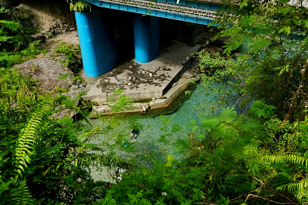 【白鮑溪親水園區】2026花蓮暑假消暑首選!免費藍寶石野溪玩水攻略 @捲捲頭 ♡ 品味生活 【白鮑溪親水園區】2026花蓮暑假消暑首選!免費藍寶石野溪玩水攻略 @捲捲頭 ♡ 品味生活