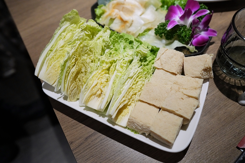 【星曜雞湯】 台北中山區美食,24小時慢火金湯、活鮑魚免費送與頂級聚餐首選 @捲捲頭 ♡ 品味生活 【星曜雞湯】 台北中山區美食,24小時慢火金湯、活鮑魚免費送與頂級聚餐首選 @捲捲頭 ♡ 品味生活