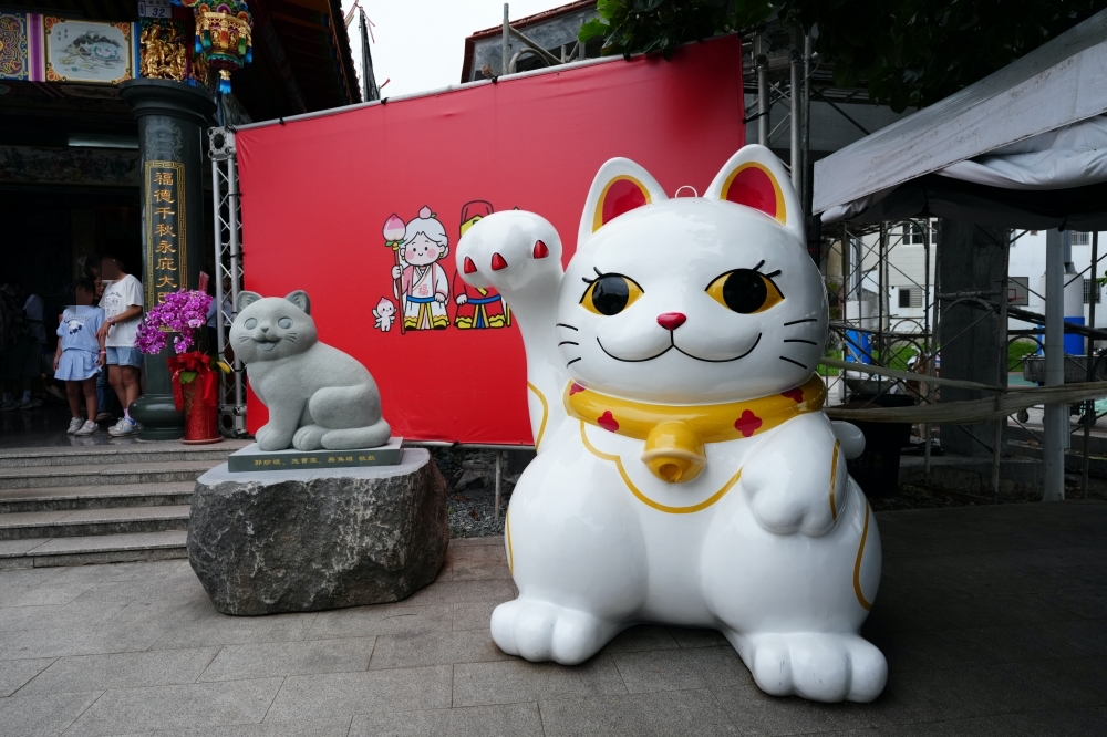【招財貓土地公廟】 太麻里福興宮全攻略！巨大招財貓、文創御守與停車資訊 @捲捲頭 ♡ 品味生活