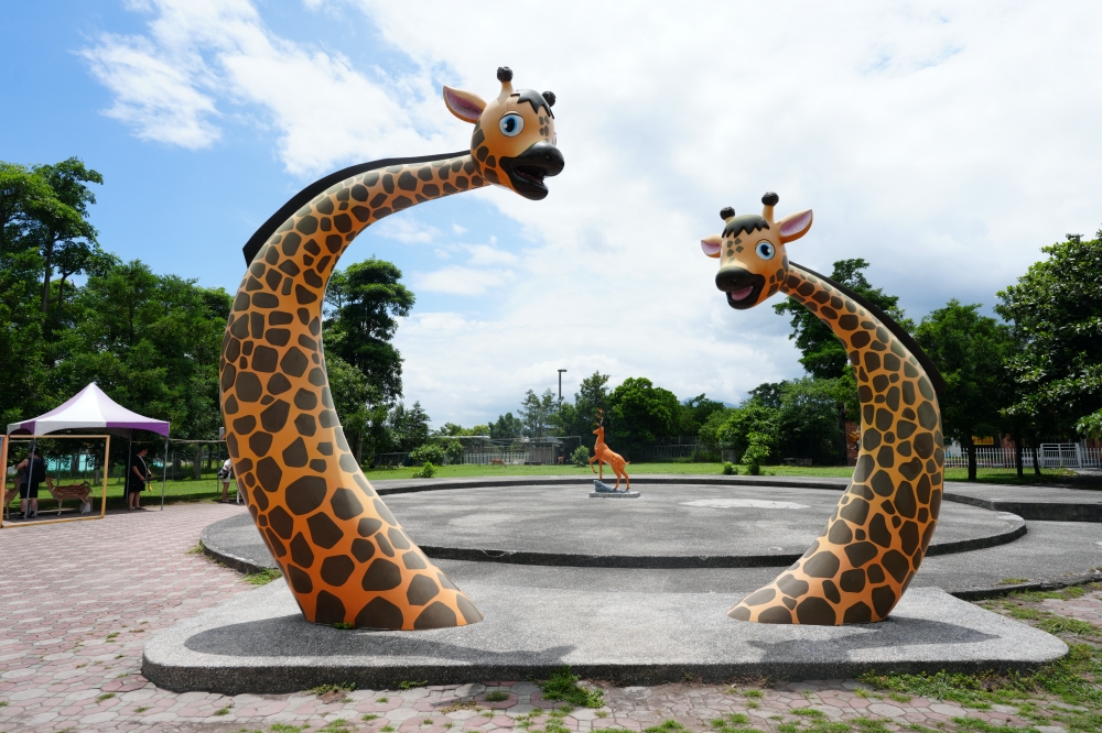 【鹿野梅花鹿公園】 台東鹿野親子景點！近距離餵鹿、小動物互動與門票票價全攻略 @捲捲頭 ♡ 品味生活