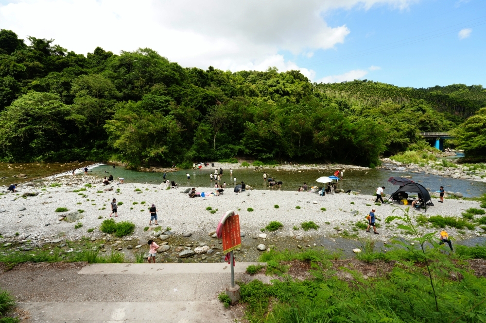 【白鮑溪親水園區】2026花蓮暑假消暑首選!免費藍寶石野溪玩水攻略 @捲捲頭 ♡ 品味生活 【白鮑溪親水園區】2026花蓮暑假消暑首選!免費藍寶石野溪玩水攻略 @捲捲頭 ♡ 品味生活