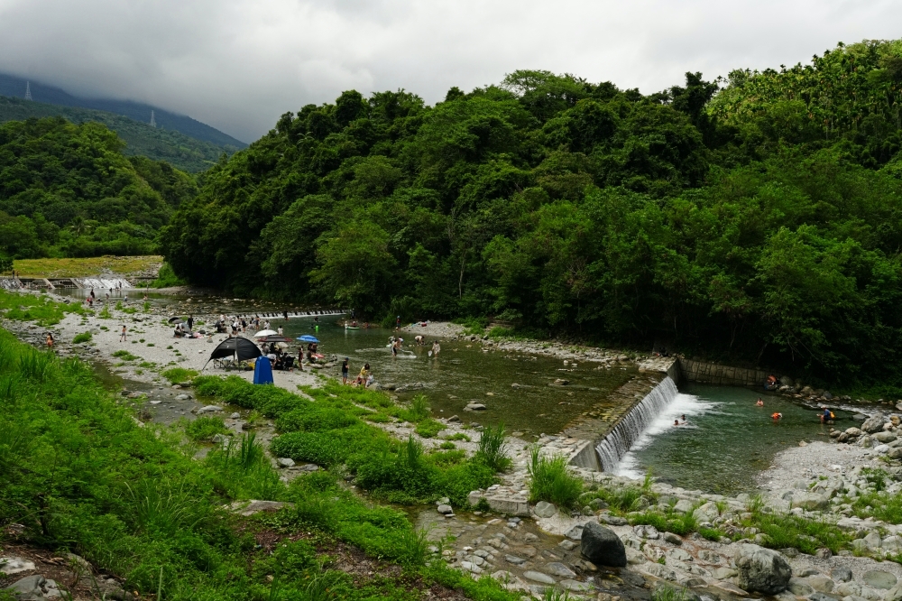 【白鮑溪親水園區】2026花蓮暑假消暑首選!免費藍寶石野溪玩水攻略 @捲捲頭 ♡ 品味生活 【白鮑溪親水園區】2026花蓮暑假消暑首選!免費藍寶石野溪玩水攻略 @捲捲頭 ♡ 品味生活