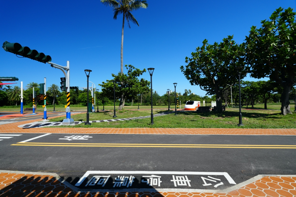 【花蓮大本交通主題公園】 最新免費放電聖地！迷你車道、交通安全遊戲區與行前指南 @捲捲頭 ♡ 品味生活