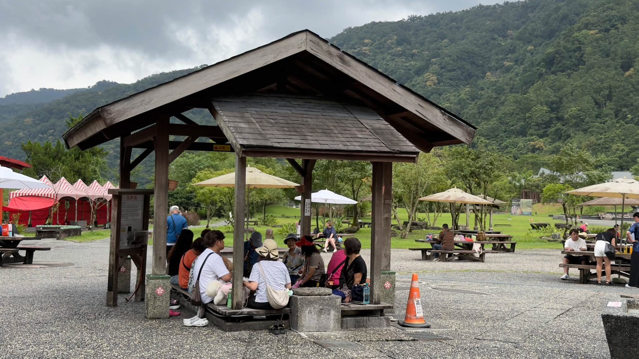【清水地熱公園】 2026宜蘭大同必訪！免門票泡腳池、煮玉米野餐與日式湯屋開箱 @捲捲頭 ♡ 品味生活
