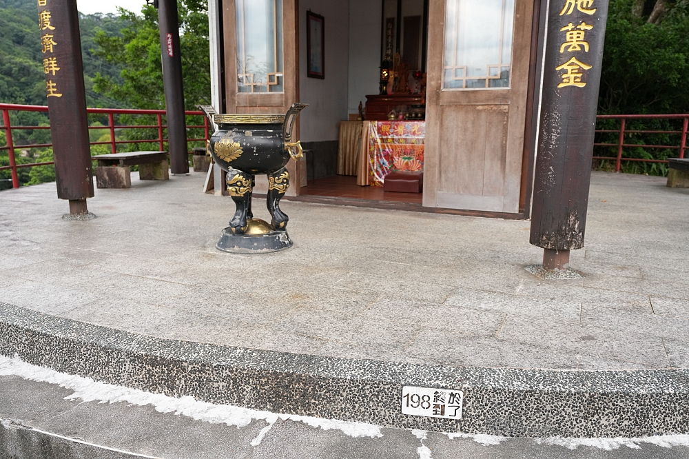【坪林觀音台】 10分鐘攻頂！雪山隧道旁金色觀音像、360度茶鄉絕景與停車攻略 @捲捲頭 ♡ 品味生活