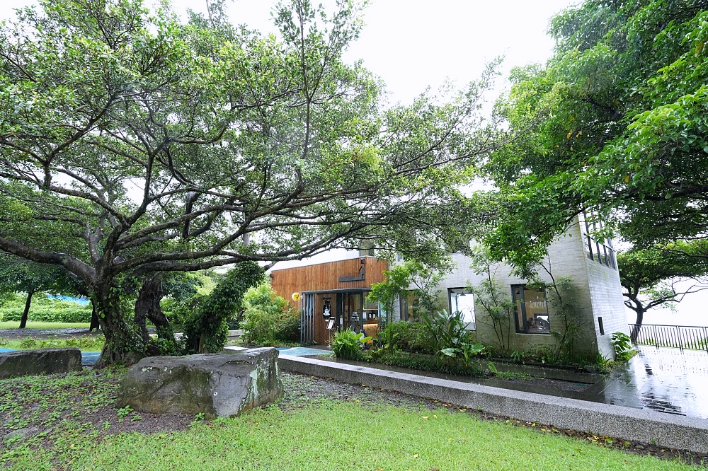 【九號咖啡館石城館】 舊草嶺隧道出口海景咖啡廳!二樓預約制大窗美拍、火車景觀指南 @捲捲頭 ♡ 品味生活 【九號咖啡館石城館】 舊草嶺隧道出口海景咖啡廳!二樓預約制大窗美拍、火車景觀指南 @捲捲頭 ♡ 品味生活
