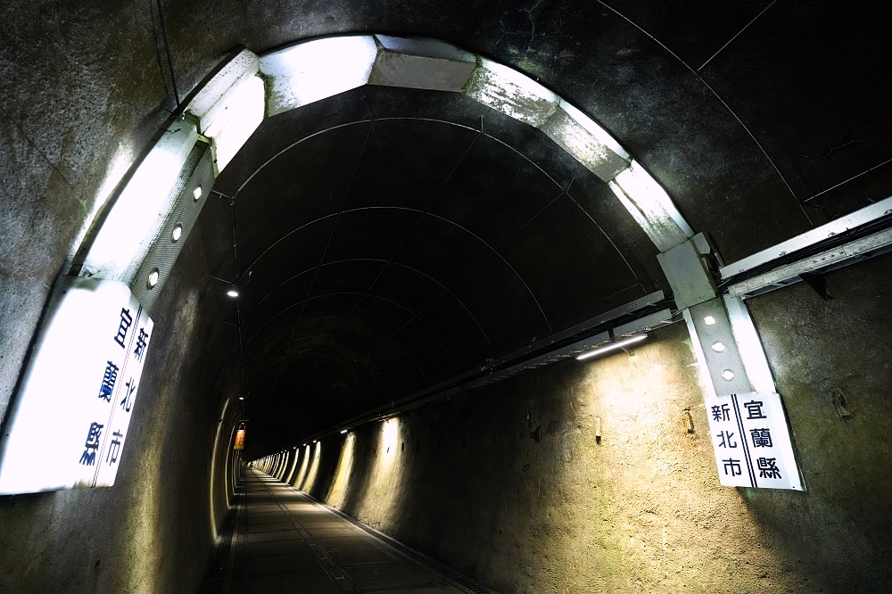 【九號咖啡館石城館】 舊草嶺隧道出口海景咖啡廳!二樓預約制大窗美拍、火車景觀指南 @捲捲頭 ♡ 品味生活 【九號咖啡館石城館】 舊草嶺隧道出口海景咖啡廳!二樓預約制大窗美拍、火車景觀指南 @捲捲頭 ♡ 品味生活