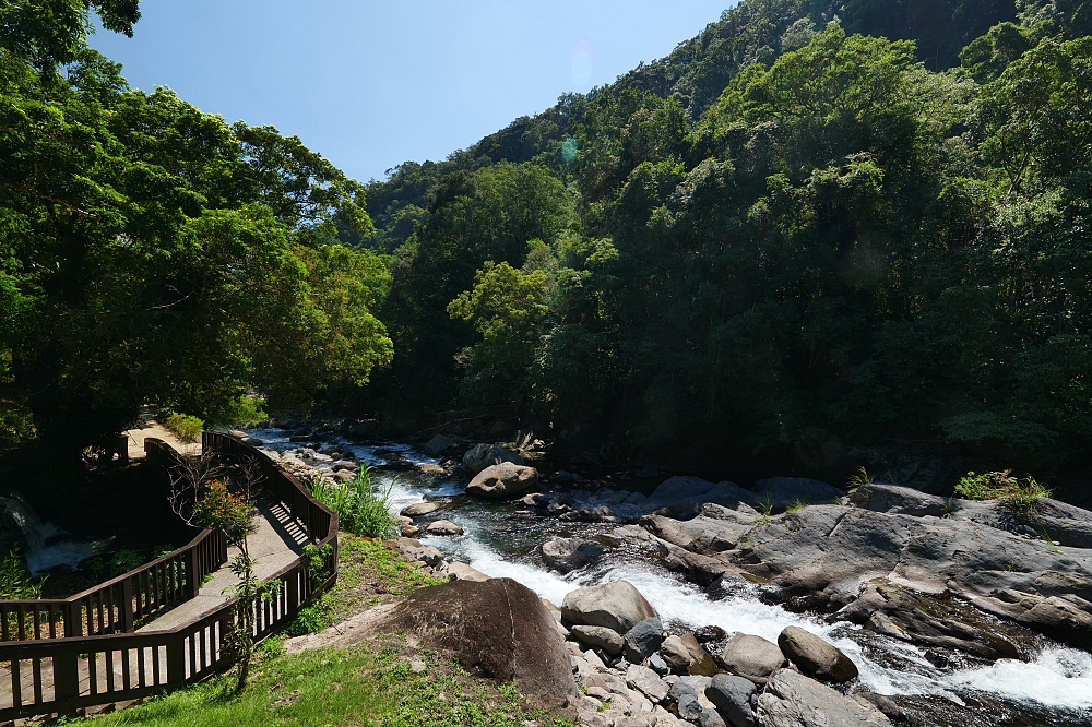 【蝴蝶公園】古圳步道超平緩、賞蝶拱橋賞無敵山景，烏來一日遊 @捲捲頭 ♡ 品味生活