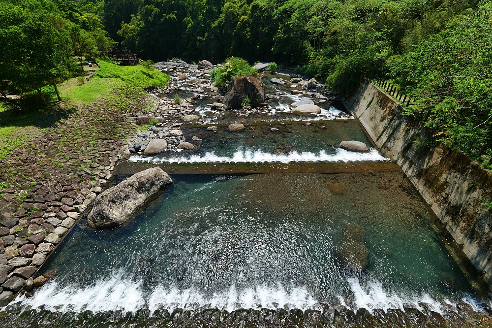 【蝴蝶公園】古圳步道超平緩、賞蝶拱橋賞無敵山景，烏來一日遊 @捲捲頭 ♡ 品味生活