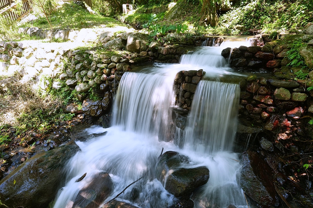 【蝴蝶公園】古圳步道超平緩、賞蝶拱橋賞無敵山景，烏來一日遊 @捲捲頭 ♡ 品味生活
