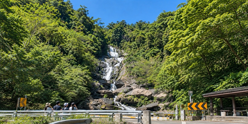 【蝴蝶公園】古圳步道超平緩、賞蝶拱橋賞無敵山景，烏來一日遊 @捲捲頭 ♡ 品味生活