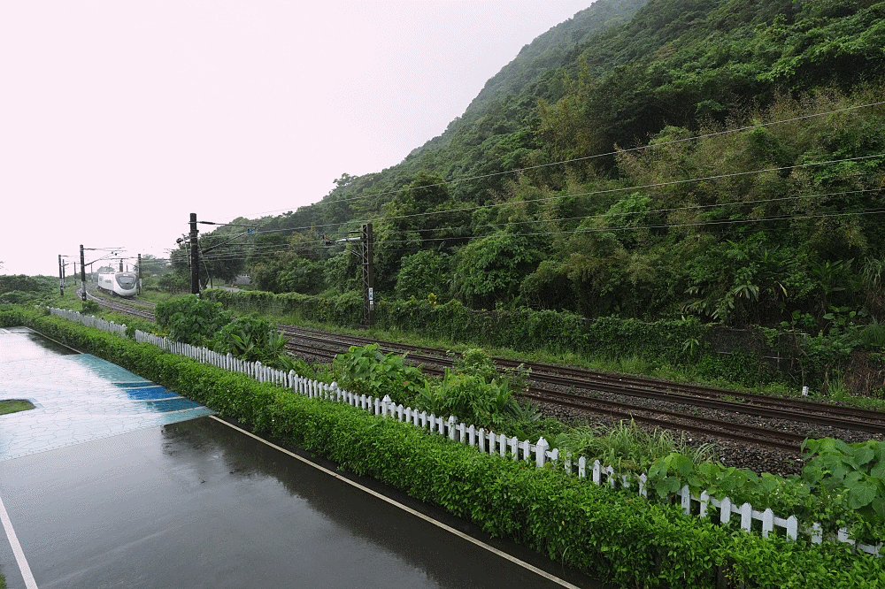 【九號咖啡館石城館】 舊草嶺隧道出口海景咖啡廳!二樓預約制大窗美拍、火車景觀指南 @捲捲頭 ♡ 品味生活 【九號咖啡館石城館】 舊草嶺隧道出口海景咖啡廳!二樓預約制大窗美拍、火車景觀指南 @捲捲頭 ♡ 品味生活